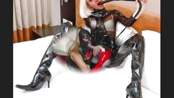 ملكة اللاتكس كريستال سامرز سكس عربي مدبلج تريد أن تعامل بطريقة قاسية BDSM