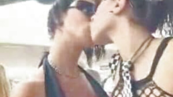 اللعنة الجائعة Jessyca Swan تحب الحصول على خبطتها quim mish على العشب سكس اجنبي مترجم