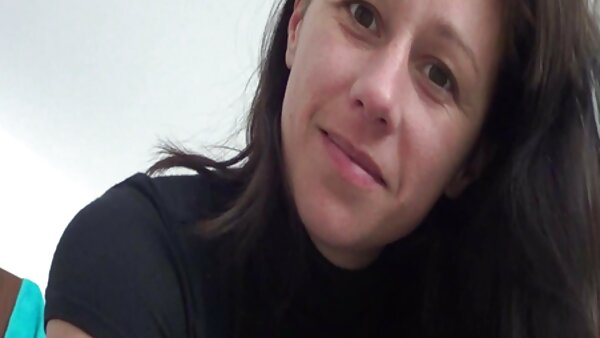 مفتول العضلات الشاب المفعم بالحيوية يثقب رحمة BBW في وضعية راعية البقر سكس اجنبية مترجم العكسية